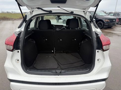 Used 2023 Nissan Kicks SV image 18