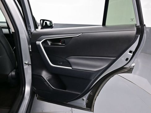 Used 2025 Toyota RAV4 LE AWD/4WD image 30