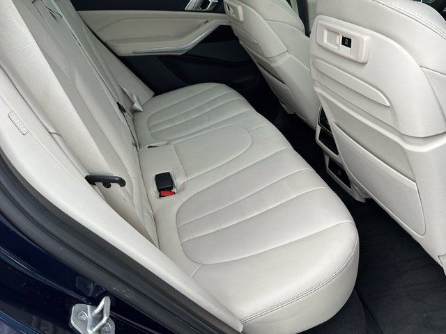 Used 2022 BMW X5 M50i AWD/4WD image 9
