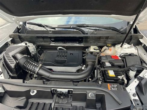 Used 2023 GMC Acadia SLE w/ Driver Convenience Package image 10