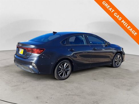 Used 2024 Kia Forte LXS image 3