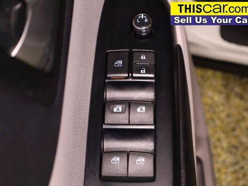 Used 2016 Toyota Highlander XLE w/ Preferred Accessory Package FWD image 32