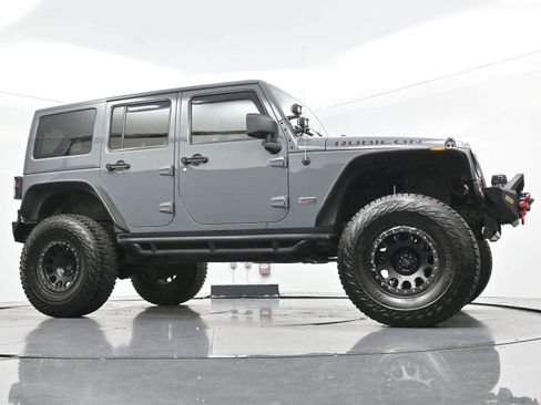 Used 2013 Jeep Wrangler Unlimited Rubicon AWD/4WD image 40