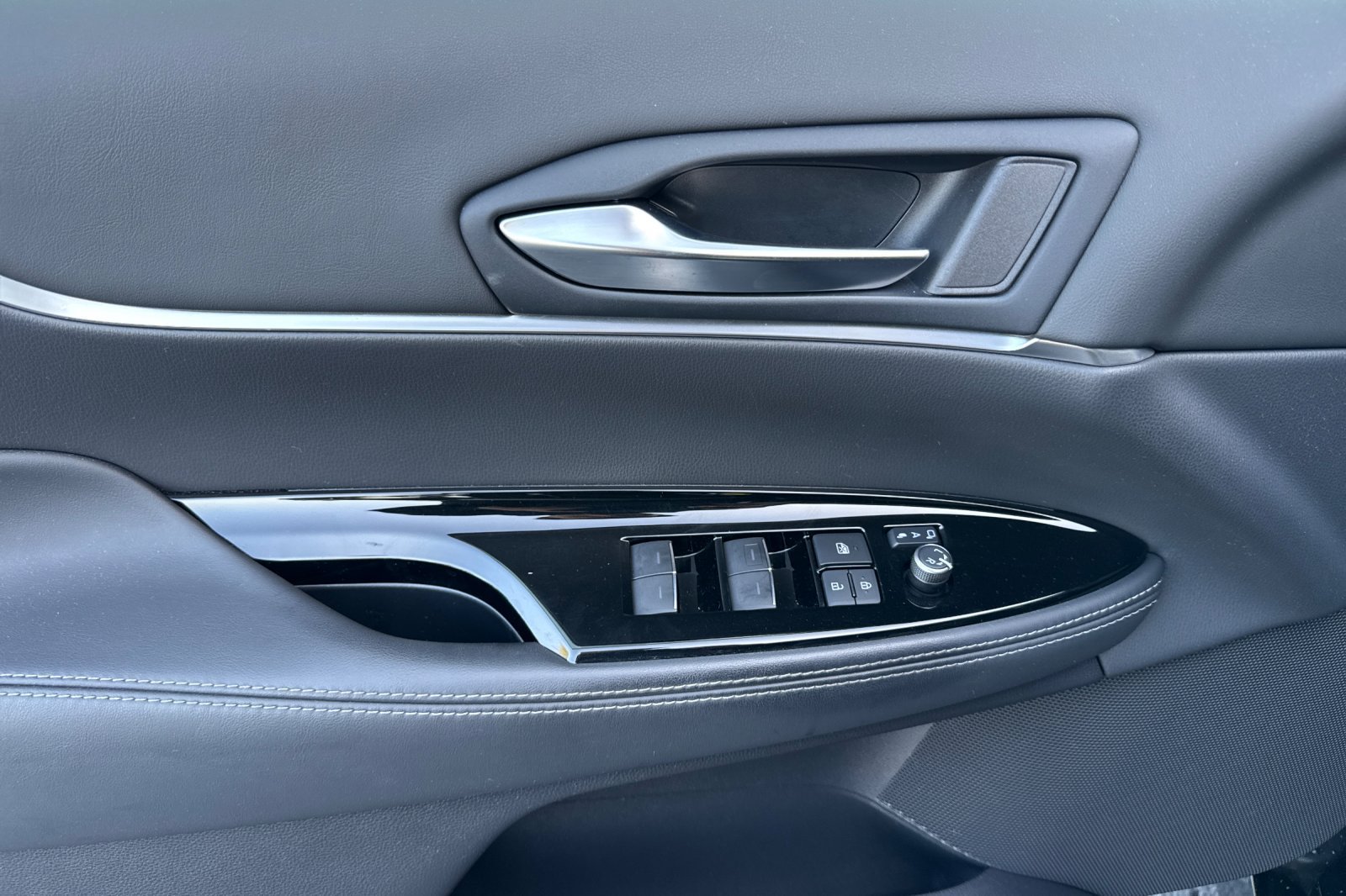 Certified 2021 Toyota Mirai w/ Advanced Technology Package RWD image 13