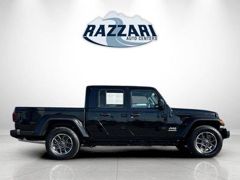 Used 2021 Jeep Gladiator Overland AWD/4WD image 2