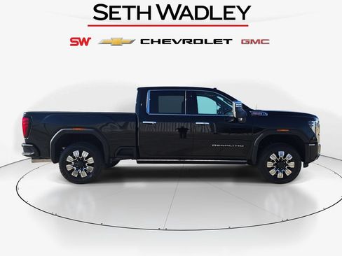 New 2026 GMC Sierra 2500 Denali w/ Denali Reserve Package AWD/4WD image 8