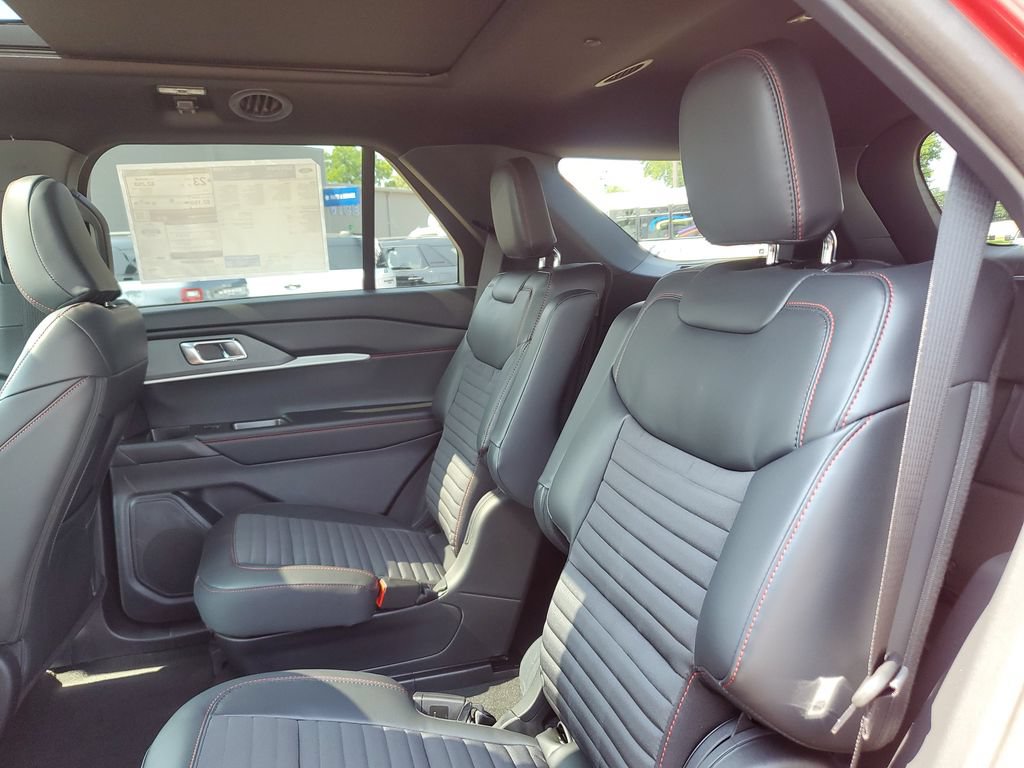New 2026 Ford Explorer ST-Line w/ ST-Line Street Pack AWD/4WD image 11