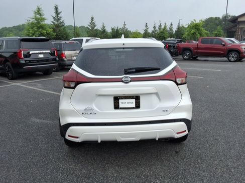 Used 2023 Nissan Kicks SV FWD image 6