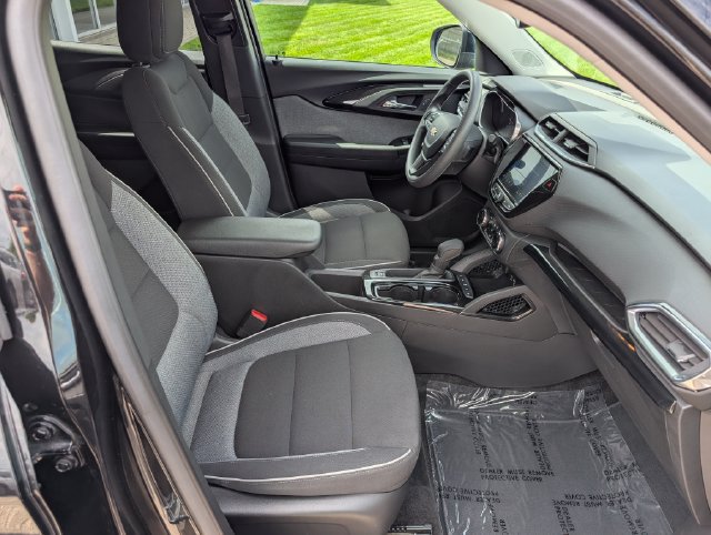 Used 2023 Chevrolet TrailBlazer LT w/ Convenience Package FWD image 4