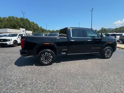 Used 2024 GMC Sierra 2500 Denali Ultimate AWD/4WD image 3