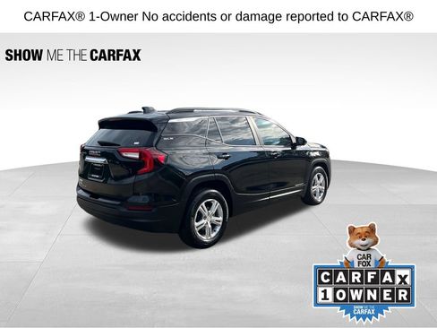 Certified 2024 GMC Terrain SLE w/ Driver Convenience Package FWD image 3