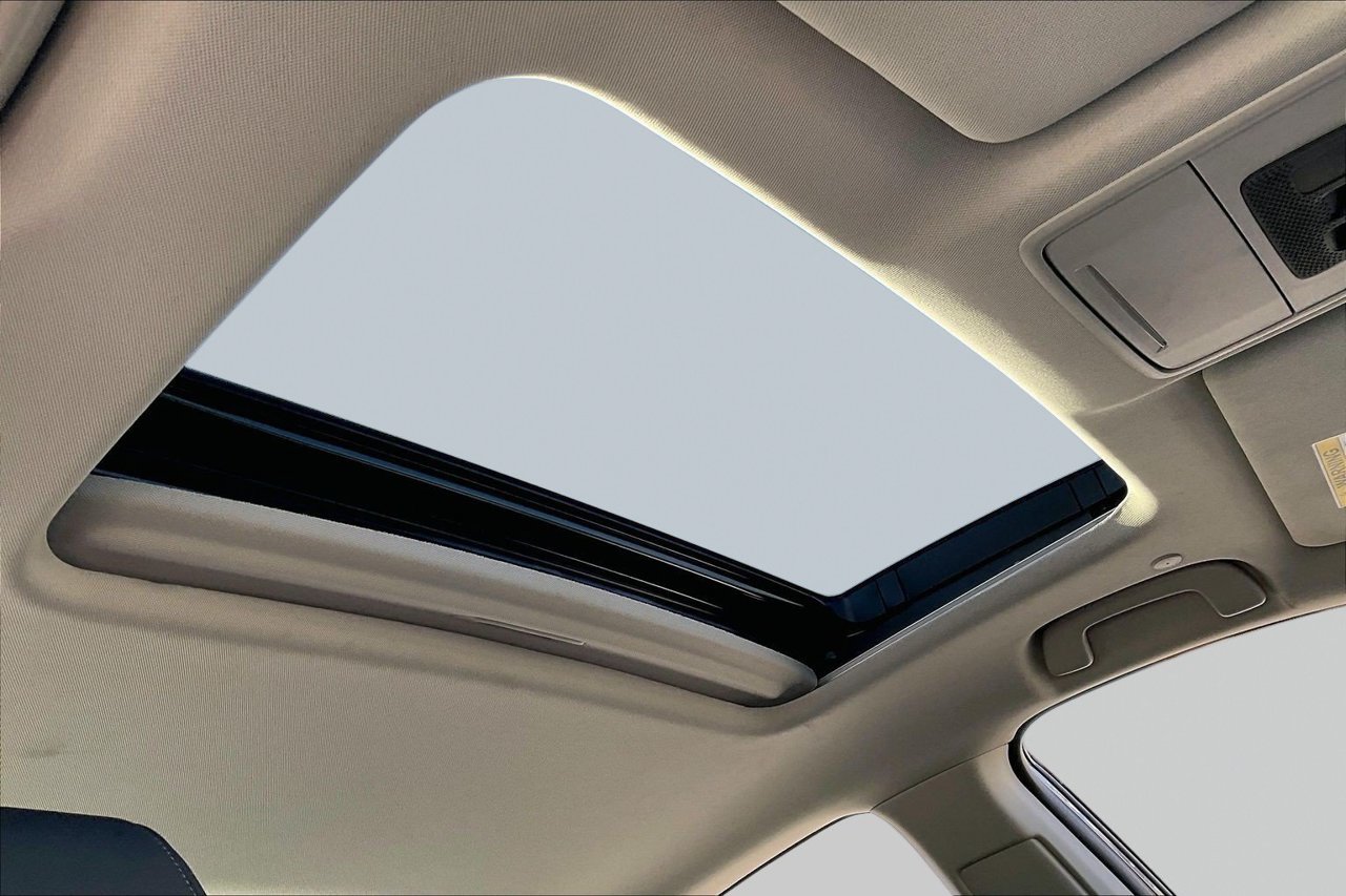 Used 2023 Honda Accord Touring image 16