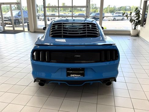 Used 2017 Ford Mustang GT Premium w/ Black Accent Package RWD image 7