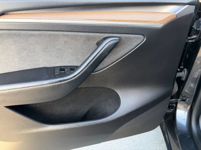 Used 2024 Tesla Model Y Long Range RWD image 21