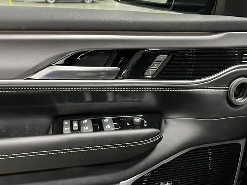 New 2026 Jeep Grand Wagoneer Limited AWD/4WD image 17