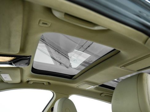 Used 2017 BMW 740i xDrive image 25