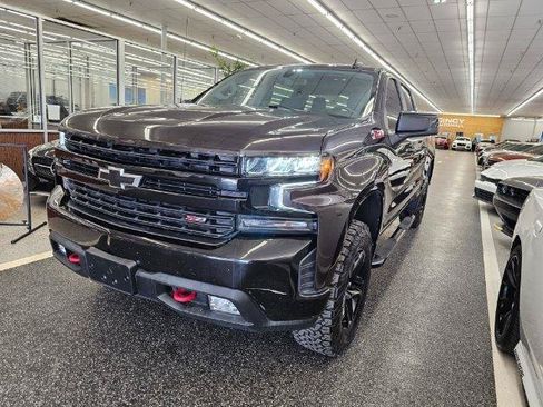 Used 2019 Chevrolet Silverado 1500 LT Trail Boss w/ Convenience Package AWD/4WD image 1