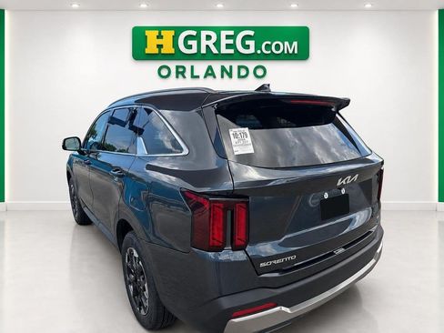 Used 2024 Kia Sorento S AWD/4WD image 2