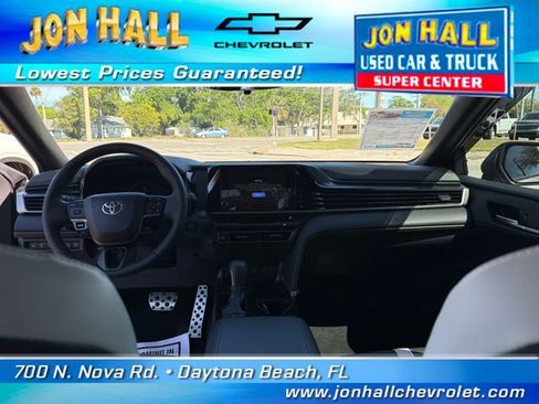 Used 2025 Toyota Camry SE image 16