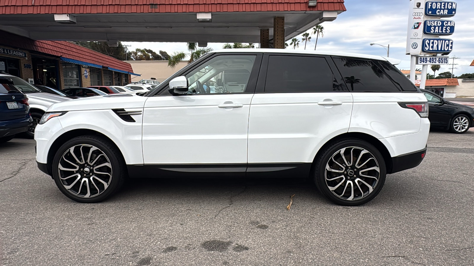 Used 2014 Land Rover Range Rover Sport HSE AWD/4WD image 5