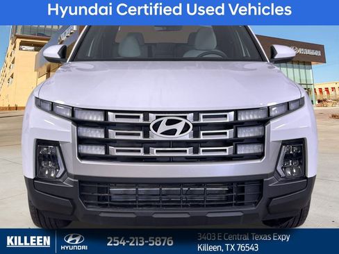 Used 2025 Hyundai Santa Cruz SE image 2