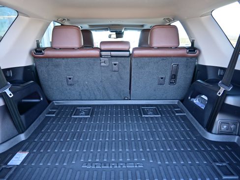 Used 2024 Toyota 4Runner Limited AWD/4WD image 13