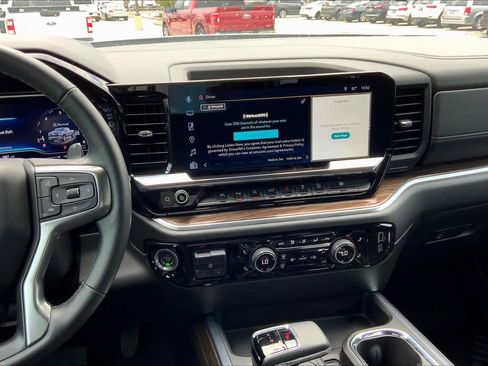 Used 2024 Chevrolet Silverado 1500 LT image 7