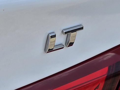Used 2024 Chevrolet Malibu LT FWD image 24