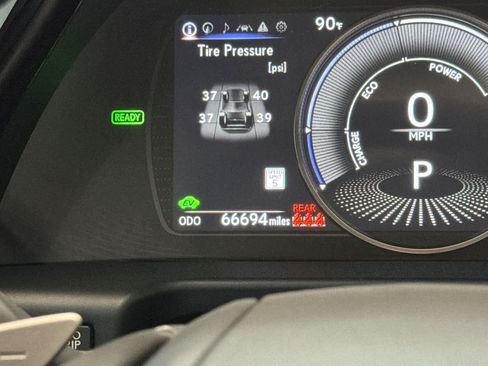Used 2025 Lexus ES 300h w/ Premium Package FWD image 29