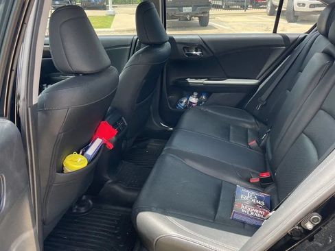 Used 2017 Honda Accord Touring image 22