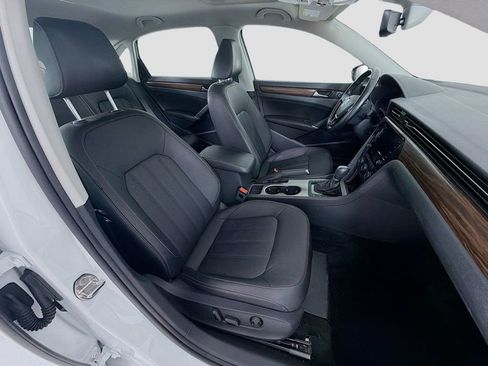 Used 2020 Volkswagen Passat 2.0T SEL image 31