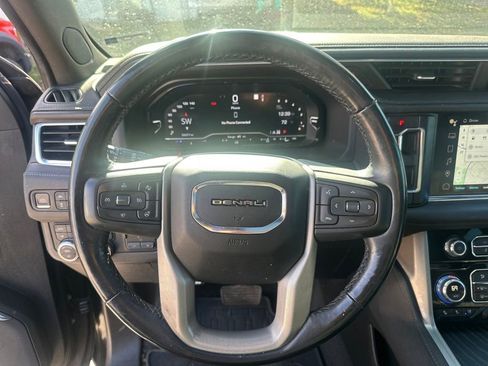 Used 2022 GMC Yukon Denali w/ Denali Premium Package image 54
