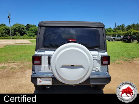 Used 2018 Jeep Wrangler Unlimited Sport AWD/4WD image 4