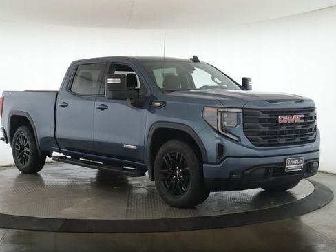 Used 2024 GMC Sierra 1500 Elevation image 2