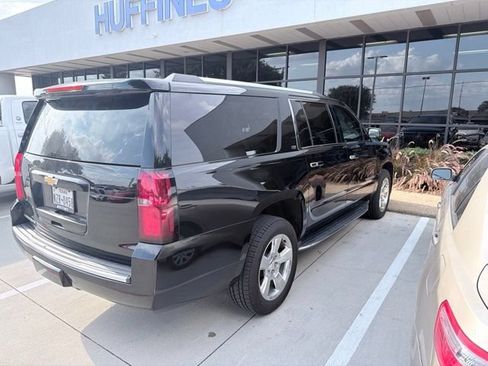 Used 2016 Chevrolet Suburban LTZ RWD image 3