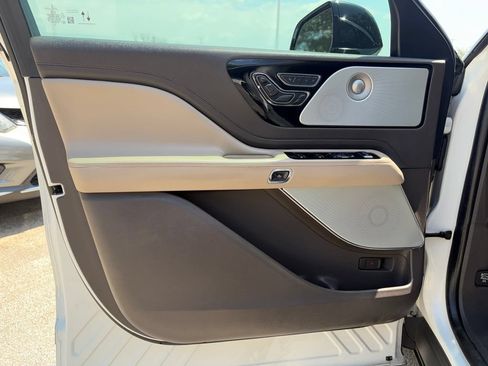 Used 2020 Lincoln Aviator Reserve w/ Equipment Group 201A RWD image 22
