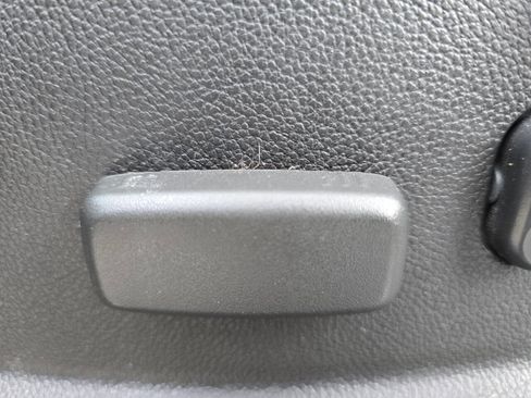 Used 2018 GMC Canyon SLT w/ Driver Alert Package image 18