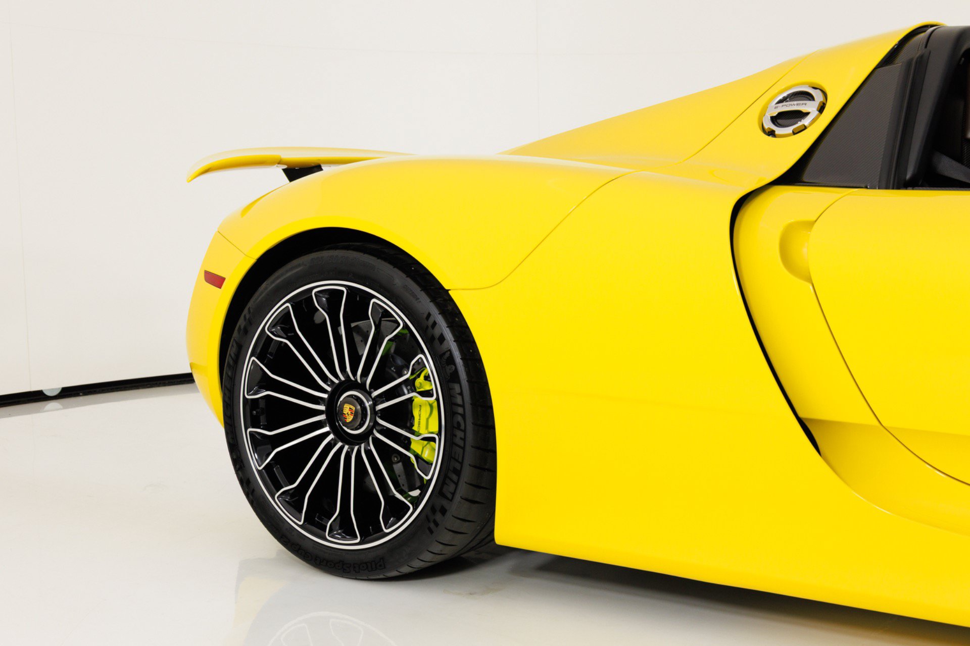 Used 2015 Porsche 918 Spyder AWD/4WD image 65