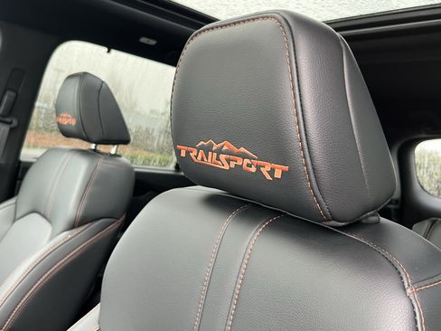 Certified 2025 Honda Pilot TrailSport image 18