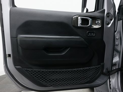 Used 2020 Jeep Wrangler Unlimited Sahara AWD/4WD image 16