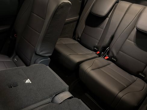 New 2026 Mercedes-Benz GLS 450 4MATIC image 14