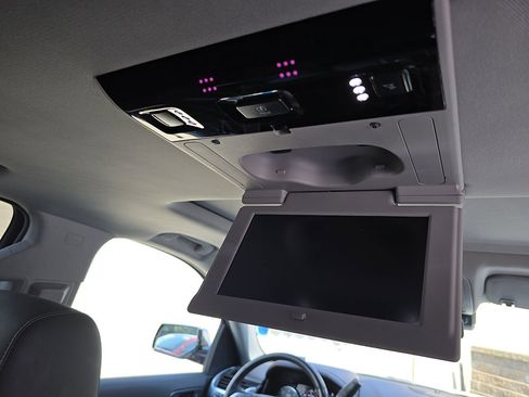 Used 2020 Chevrolet Suburban Premier AWD/4WD image 14