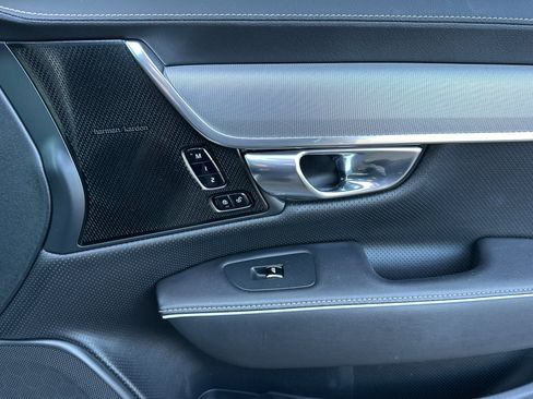 Used 2020 Volvo S90 T8 Inscription w/ Advanced Package image 18