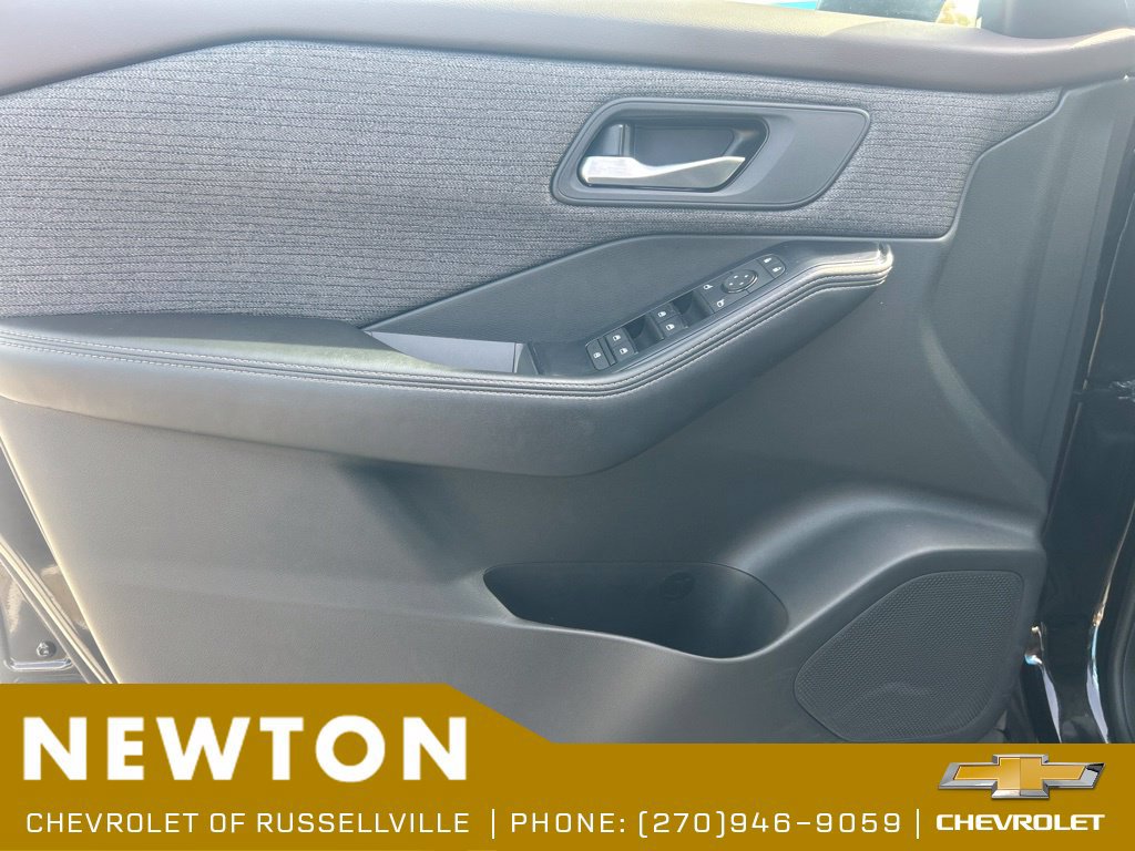 Used 2021 Nissan Rogue SV AWD/4WD image 8