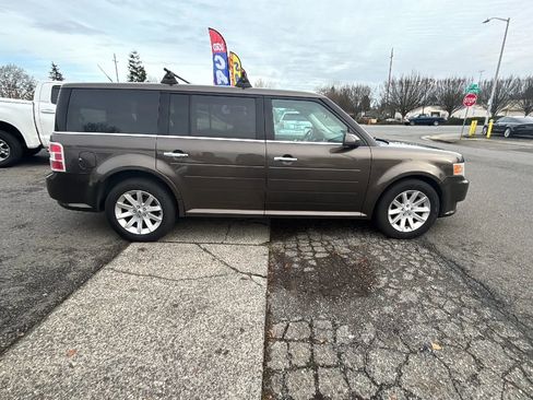 Used 2011 Ford Flex SEL w/ Rapid Spec Order Code image 5