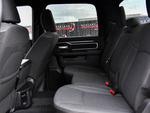 Used 2024 RAM 2500 Big Horn w/ Night Edition AWD/4WD image 40