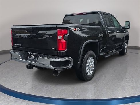 Used 2024 Chevrolet Silverado 2500 LTZ image 6