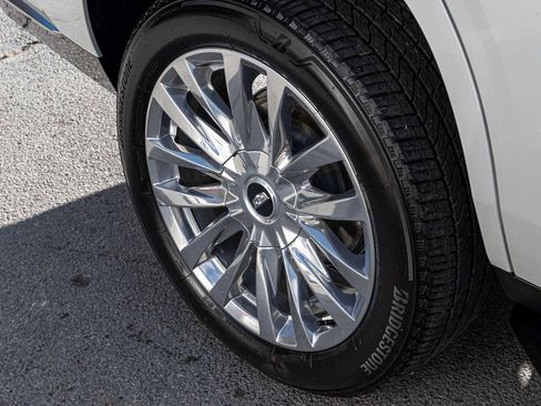 Used 2024 Cadillac Escalade Premium Luxury image 10