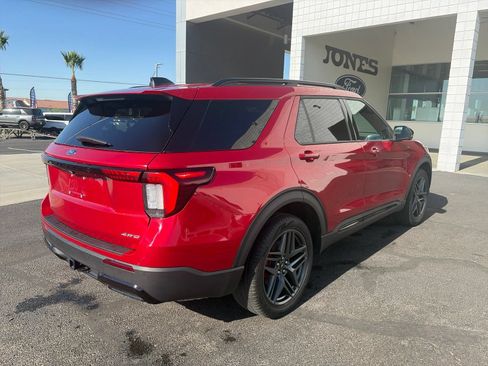 Used 2025 Ford Explorer ST-Line w/ ST-Line Street Pack AWD/4WD image 6