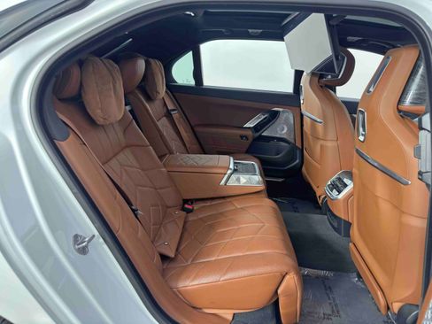 Used 2023 BMW 760i xDrive image 50